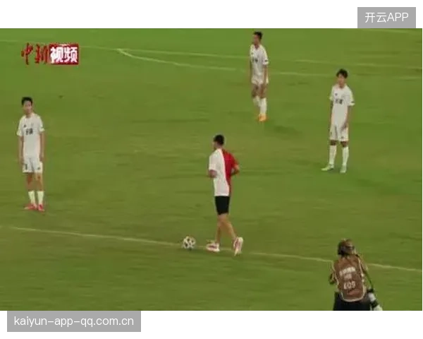 佩德里直传洞穿对手防线制胜：从训练场到绿茵场的制胜之道